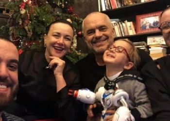 Rama: Nuk jam i përsosur ama po luftoj për ju. Dua që djali im i vogël dhe fëmijët tuaj të rriten në Shqipëri