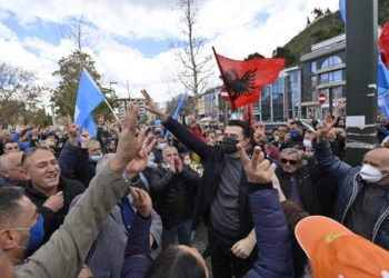 Berisha në ekstazë nga takimi i Bashës në Vlorë: Aromë fitoreje