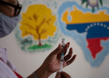 Venezuela nuk do të aprovojë përdorimin e vaksinës së AstraZeneca-s