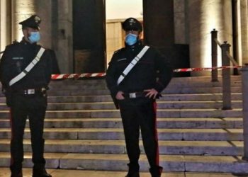 Covid-19 në Itali/ Pak orë para nisjes së lockdown-it, i vihet flaka hyrjes së Institutit të Shëndetit Publik në Romë