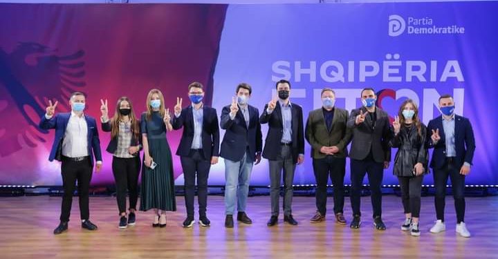 Basha takim me të rinjtë: Janë zemra e projektit tonë për të sjellë ndryshimin dhe shpresën