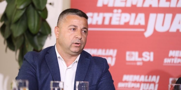 Kandidati i LSI në Memaliaj i ankohet Monika Kryemadhit: Duam bankë, muze të minatorit dhe komisariat policie (VIDEO)