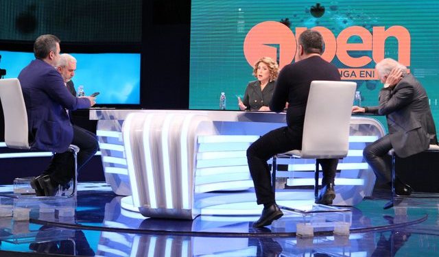 Sherr në studio, Babaramo përplaset me Ngjelën: Po flet si fëmijë tre vjeç, s’të vjen turp