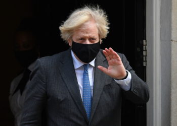 Boris Johnson: Do të vaksinohem me AstraZeneca, është e sigurt