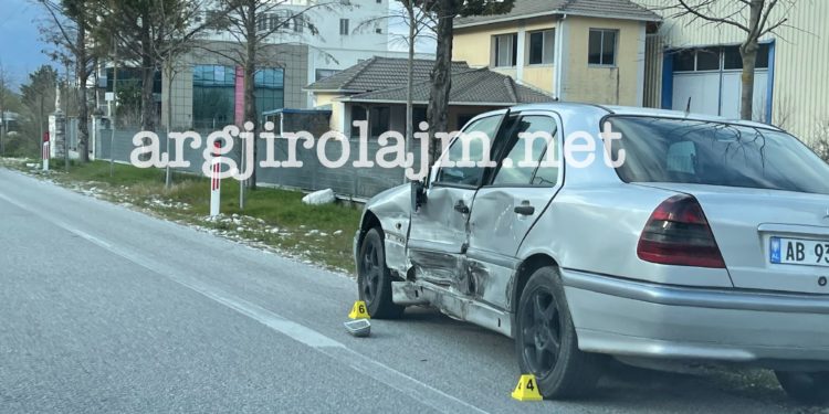 Aksident në Gjirokastër, përplasen dy automjete pranë Gërhotit (FOTO)
