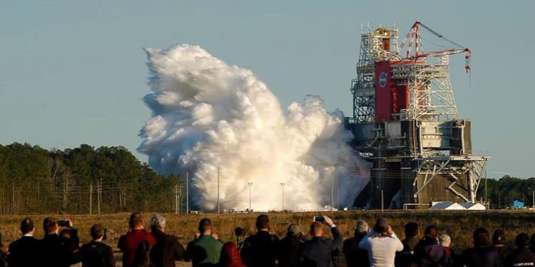 NASA mbyll me sukses misionin në hënë