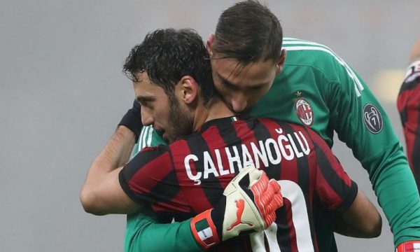 Milani insiston për Hakan Calhanoglun, detajet e bisedimeve