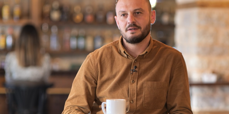 Pas karrierës si futbollist në Greqi rikthehet në Gjirokastër për të investuar, njihuni me historinë e Gjergji Dhimës (VIDEO)