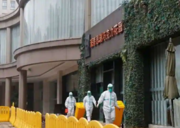 Vijojnë hetimet në Wuhan, OBSH paralajmëron publikimin e raportit mbi origjinën e COVID-19