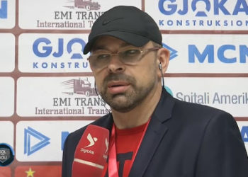 “I njëti film, e njëjta histori”, Olsi Rama ‘thumbon’ Tiranën