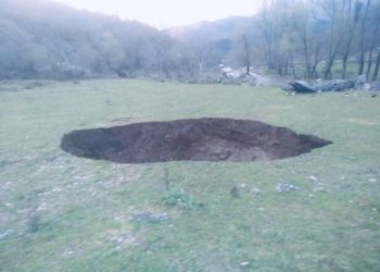 Fundosje e mistershme e tokës në Sarandë, askush nuk di ta shpjegojë (FOTO)