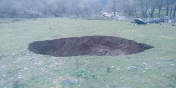 Fundosje e mistershme e tokës në Sarandë, askush nuk di ta shpjegojë (FOTO)