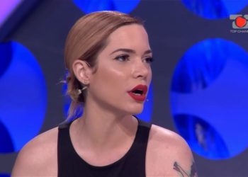 Dalin të palarat! Sara ka puthur Rinianin në prapaskenë. Të dy në një zë: Ishte shkarazi!