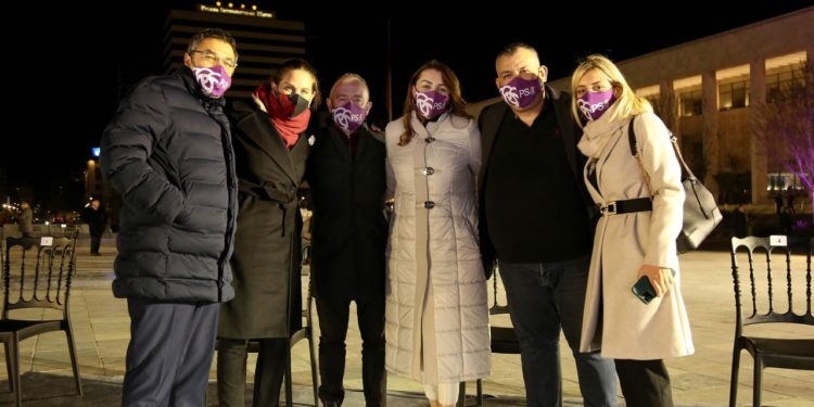 Çuçi me kandidatët e Gjirokastrës: Shqiptarët presin vetëm nga ne, sepse nga ata nuk shpresojnë më asgjë (FOTO)