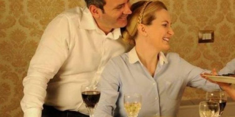 Enkel Demi rrëfen se si e bëri për vete Mesila Dodën: Mu desh shumë punë, kur më erdhi tek zyra ja çfarë mendova