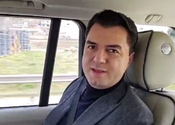 Basha nga makina: Rindërtimi ka ngecur, qeveria kërkon të grabisë pronat e qytetarëve