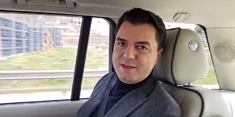 Basha nga makina: Rindërtimi ka ngecur, qeveria kërkon të grabisë pronat e qytetarëve