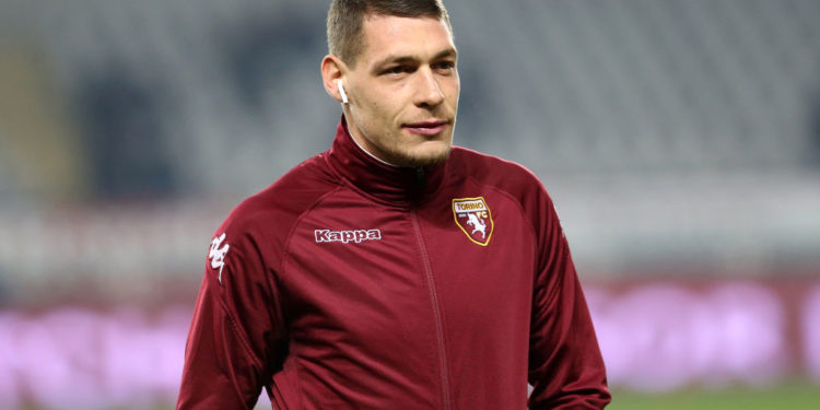 Belotti mposht koronavirusin, përqafon vajzën e sapolindur dhe “i vë syrin” Interit