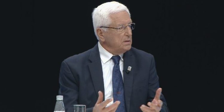 Neritan Ceka: Gjyshja ime mbante gjithmonë pistoletë me vete, ishte nga Selaniku