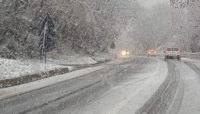 Borë e stuhi, rikthehet dimri i ashpër në Itali