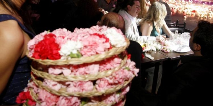 Mbanin hapur klubin e natës gjatë periudhës së karantinës dhe ftonin këngëtare të njohura, arrestohen e gjobiten dy shqiptarët në Greqi