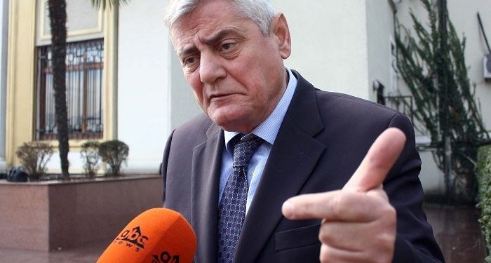 Dash Shehi e pranon: Kam një difekt, pi shumë raki. E kam nisur që 18 vjeç kur punoja në Fierzë, dilja nga puna e shkoja në klub