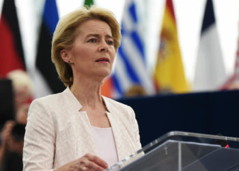 Ursula von der Leyen kritikon “AstraZeneca-n” për fushatë të ngadaltë vaksinimi