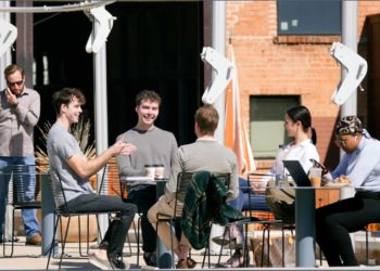 Ç’po ndodh?/ Disa shtete europiane po heqin masat kundër Covid