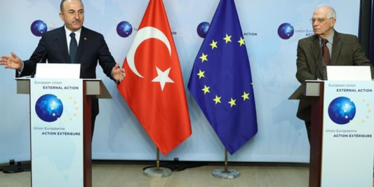 Borrell: Brukseli duhet të rinovojë marrëveshjen e saj të emigracionit me Ankaranë