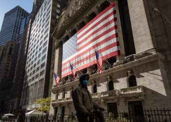 Disa shtete amerikane lehtësojnë masat dhe heqin kufizimet e vendosura prej COVID-19