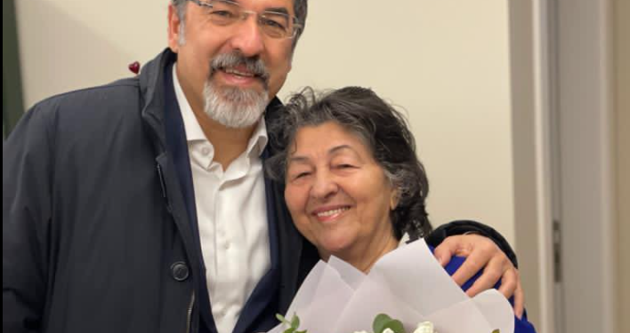 8 Marsi, ministri Çuçi uron përmes një fotografie me nënën e tij