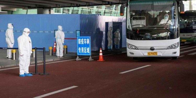 Hetuan origjinën e COVID-19 në Wuhan, ekspertët e OBSH pritet “të copëtojnë” raportin e përkohshëm