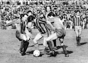 Historia e pazakontë: Futbollistit të Flamurtarit iu gjet i veshur në trup një fustan nuseje