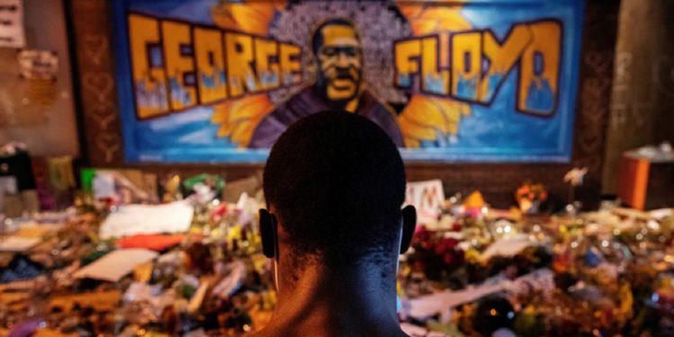 Juri e larmishme racore në gjyqin për vdekjen e afro-amerikanit George Floyd