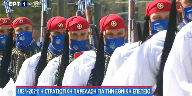 Greqia nxjerr ushtrinë dhe tregon forcën, në 200-vjetorin e fitores ndaj Turqisë (VIDEO)