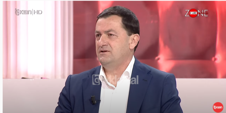 Bën gati alibinë e humbjes/ Vangjel Tavo shfrenon fantazinë më shumë se ç’duhet: Në Gjirokastër do blihen votat me bankë, janë hapur llogari te ‘OTP’