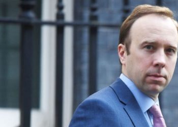 Ministri britanik i Shëndetësisë: AstraZeneca, vaksinë e sigurt. Po shpëton jetë