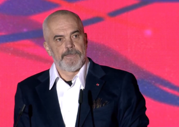 Rama: Luli është kukull e tundur, kur ikën nga ekrani është kukull që fle