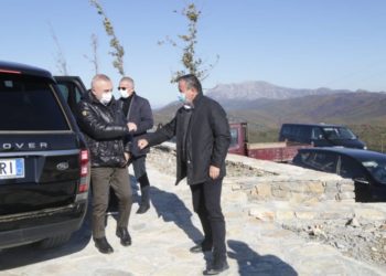 Nikoll Lesi paralajmëron humbjen e opozitës: Duhet të përgatitemi për përleshje më 25 prill