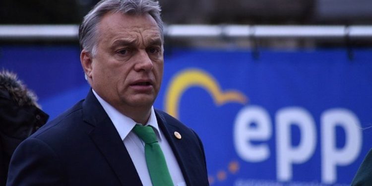 Orban largohet. Partitë Popullore planifikuan përjashtimin e tij nga grupi i tyre parlamentar