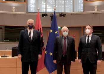 BE rikthen Shqipërinë në rend dite për hapjen e negociatave, një javë para zgjedhjeve të 25 prillit