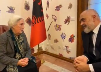 Kryeministri Rama fton inxhinieren Luljeta Bozo për të qënë kandidate për PS në zgjedhjet e 25 prillit