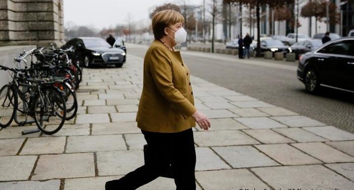 Gjermania pezullon përdorimin e vaksinës së AstraZeneca-s