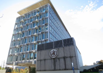 OBSH: Vaksina e AstraZeneca-s duhet të vazhdojë të përdoret