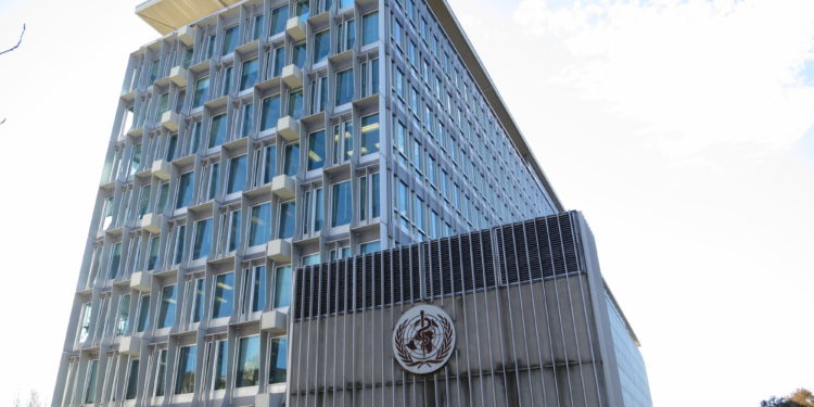 OBSH: Vaksina e AstraZeneca-s duhet të vazhdojë të përdoret