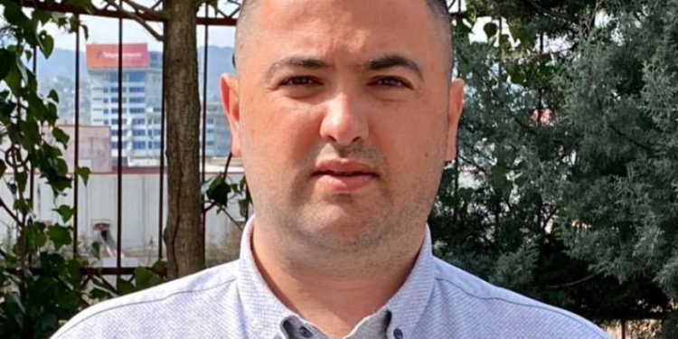 Kandidati i LSI në Tepelenë shpjegon pse mungoi në prezantimin e Monika Kryemadhit: Ndodhem në Tiranë, kam nënën me Covid