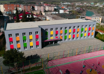 Dalin pamjet, shihni si është transformuar gjimnazi i Përmetit (VIDEO)