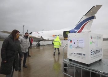 Shqipëri merr 10 mijë doza të vaksinës ruse Sputnik V