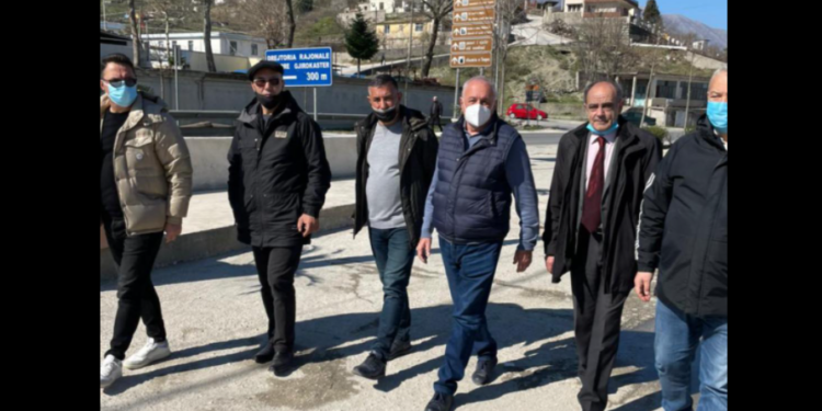 Tritan Shehu kyç gojën për tenderin 500 mijë dollarë, vijon fushatën në Gjirokastër: Shqiptarëve iu vodhën 400 euro për frymë vitin e kaluar