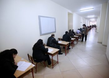 Tërhiqet qeveria, nuk ka penalizim për mësuesit ngelës në provimin për rritje page